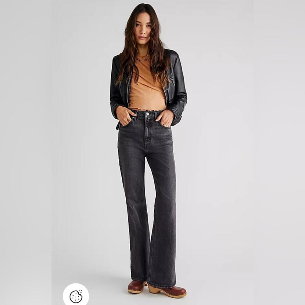 Levi's 70's High Rise Flare Jeans - Black - 26